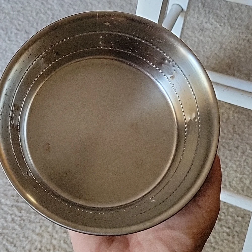 Food/water bowl